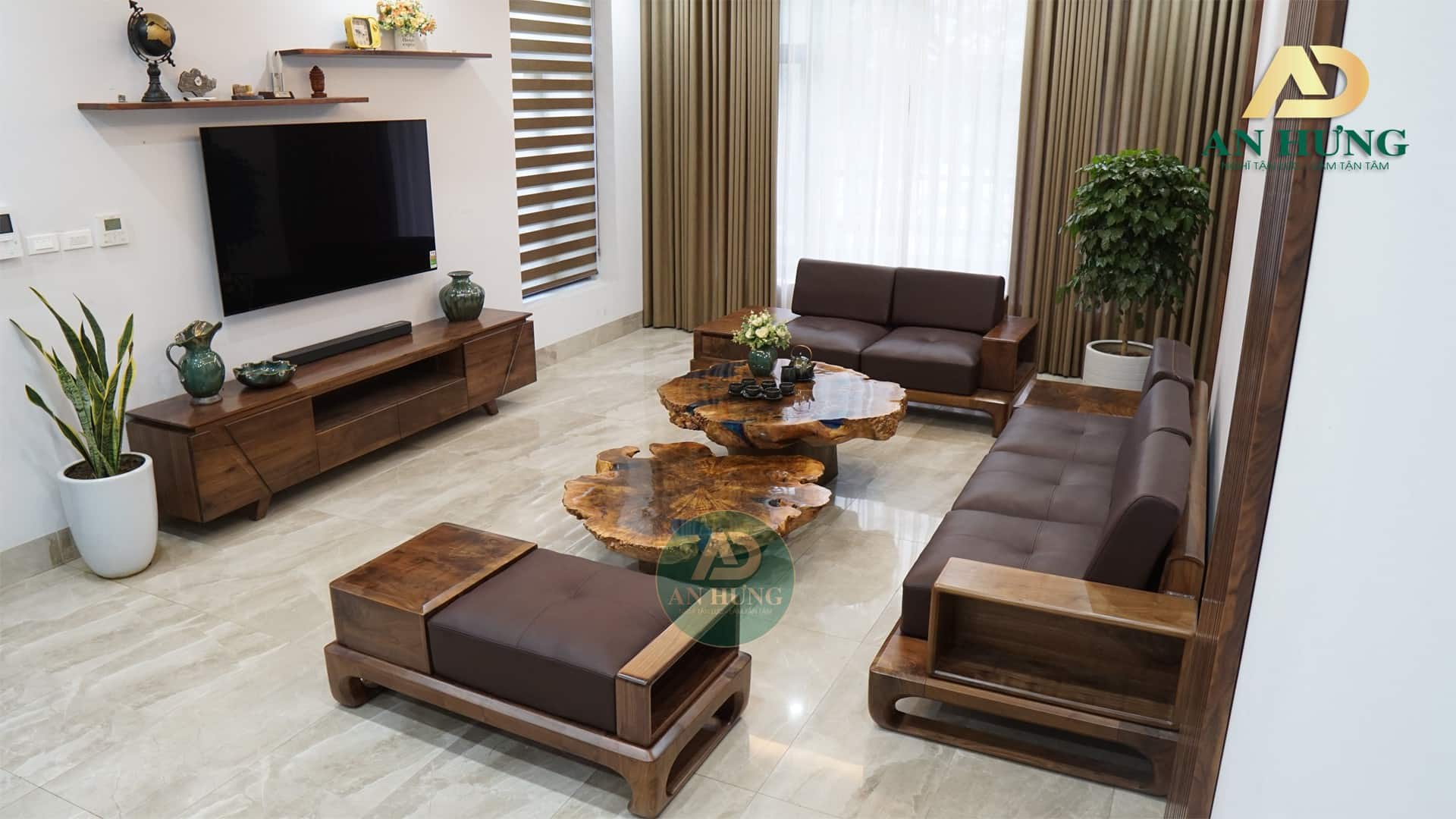 Sofa gỗ đơn giản, nhỏ gọn cho phòng khách