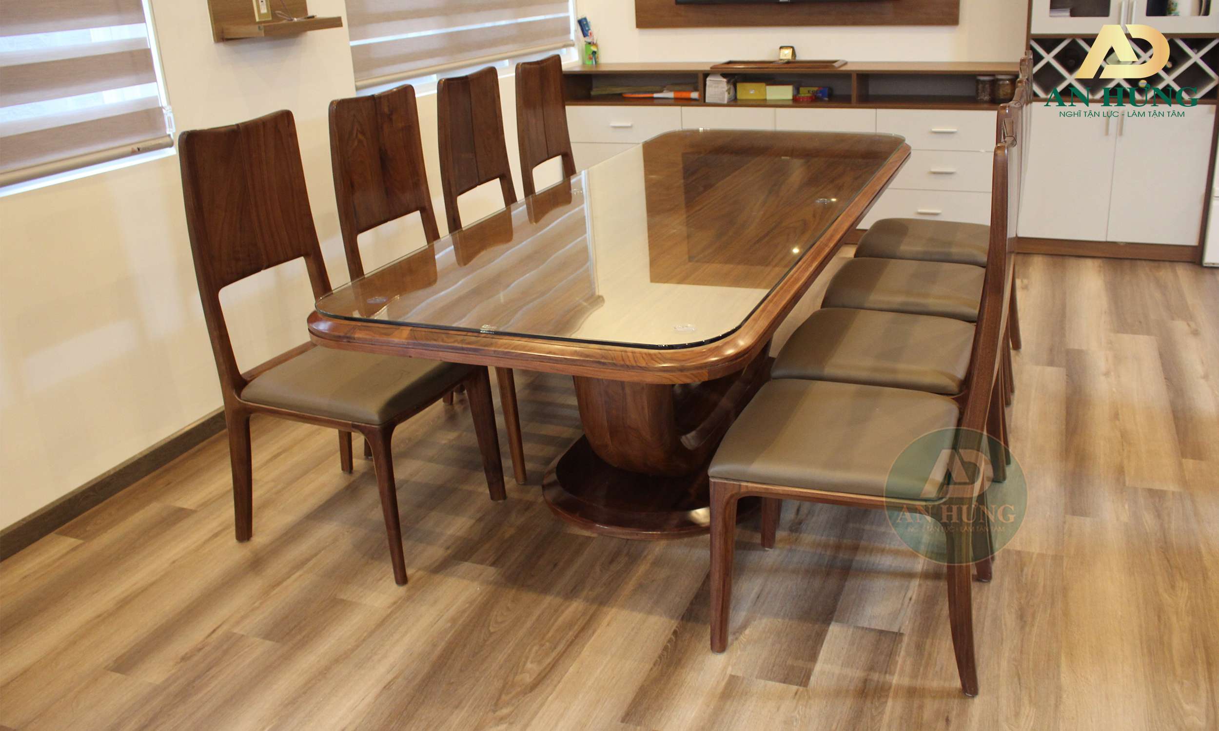 Bộ bàn ghế ăn bền đẹp từ gỗ cây óc chó