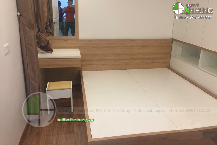 Giường ngủ gỗ công nghiệp đang là lựa chọn hàng đầu của rất nhiều gia đình yêu thích sự đơn giản, gọn nhẹ và hiện đại. Với thiết kế tối ưu, giường gỗ công nghiệp mang đến sự tiện nghi, êm ái cho giấc ngủ của bạn. Hãy xem và đánh giá hình ảnh giường ngủ gỗ công nghiệp tại đây.
