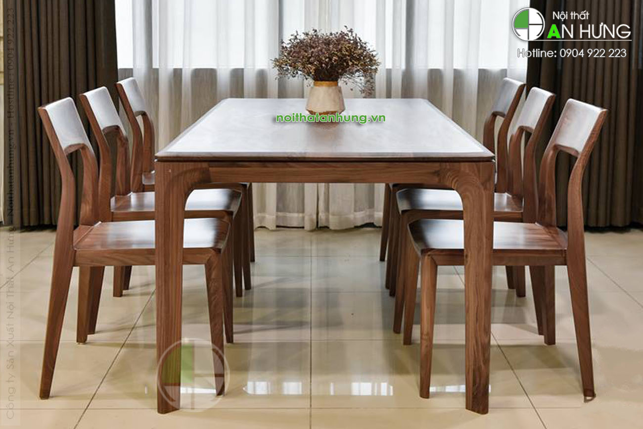 Sự kết hợp hoàn hảo giữa bàn ghế ăn gỗ óc chó đẹp mắt và chất lượng vượt trội sẽ là điểm nhấn cho không gian ăn uống của bạn. Với màu sắc tươi sáng, kiểu dáng đơn giản nhưng sang trọng, bộ bàn ghế này sẽ mang đến cho gia đình bạn một không gian ấm cúng và thoải mái.