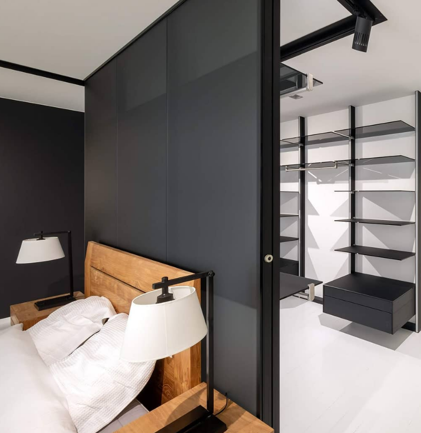 Bạn đang tìm kiếm một giải pháp trang trí mới lạ cho phòng ngủ của mình? Tấm vách ngăn phòng ngủ với thiết kế độc đáo và phong cách sẽ làm cho không gian của bạn thêm xinh đẹp và đầy cuốn hút.