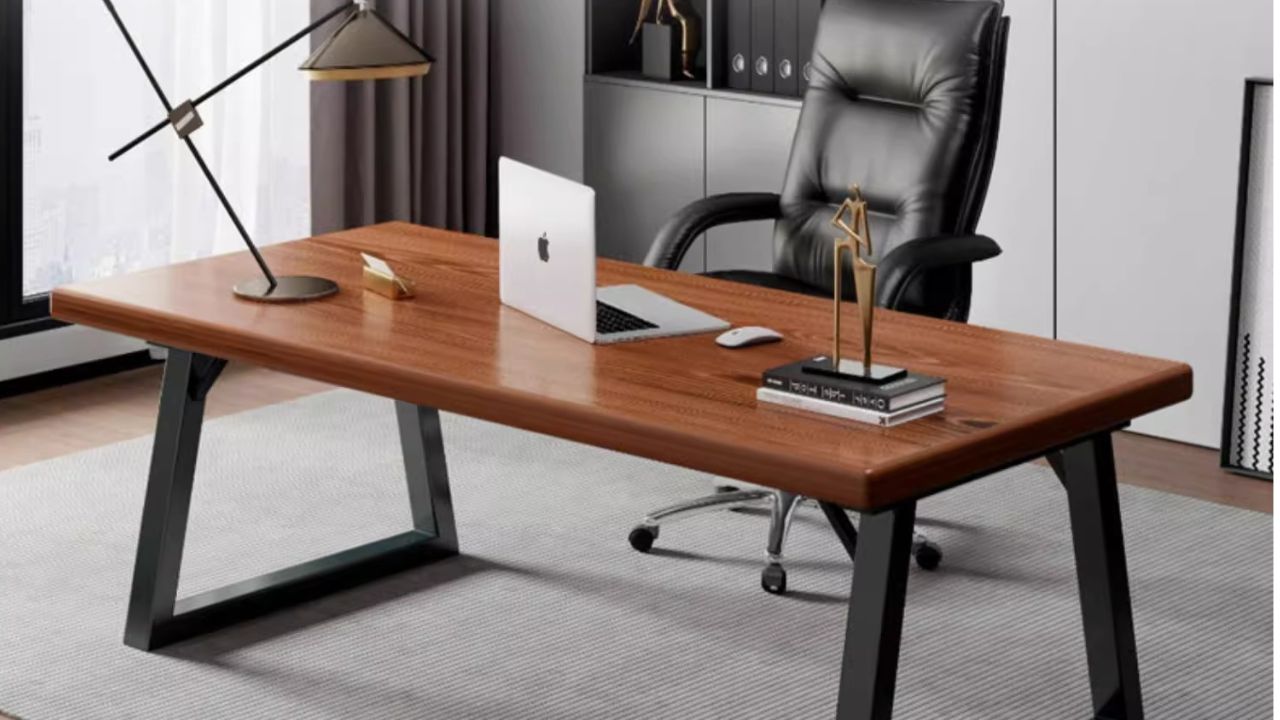 Văn phòng làm việc có gu hơn với thiết kế bàn ghế bằng gỗ MDF
